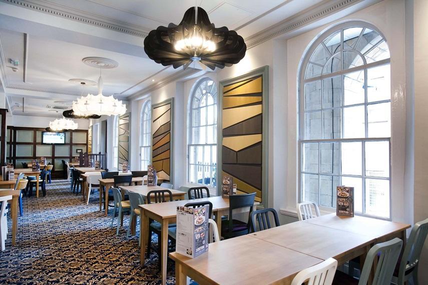 The Guildhall And Linen Exchange Wetherspoon ダンファームリン エクステリア 写真
